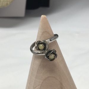 Daco pearl ring.  Silver tone and two faux pearls